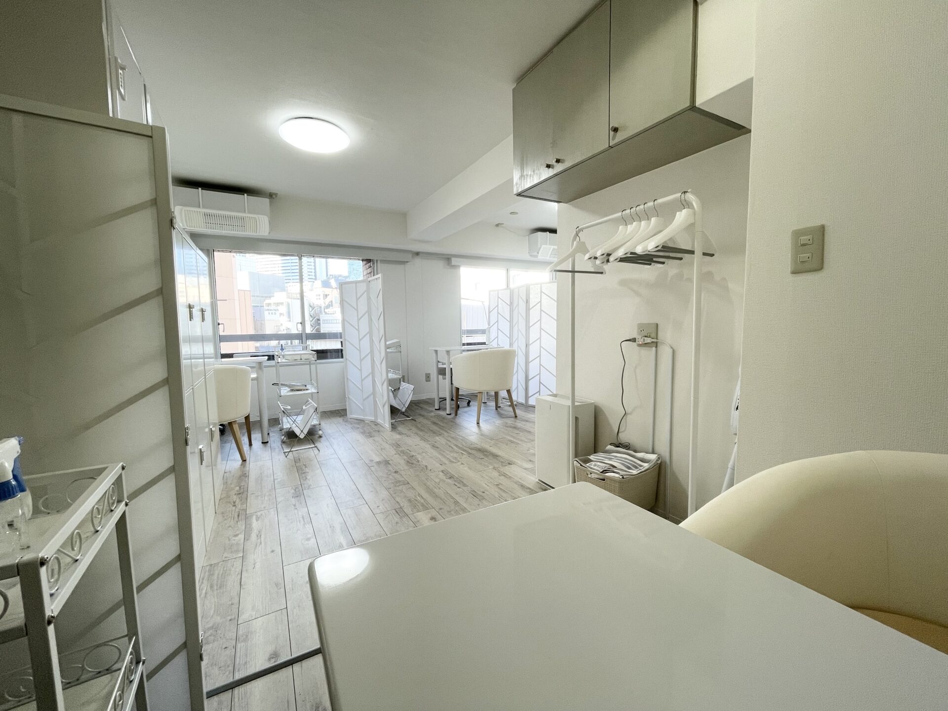 ネイル空間・新宿西口店内